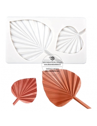 Mulaj frunze mari de palmier