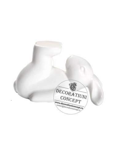 Platou sustinut de iepuras