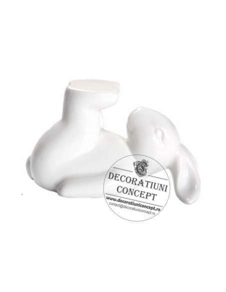 Platou sustinut de iepuras