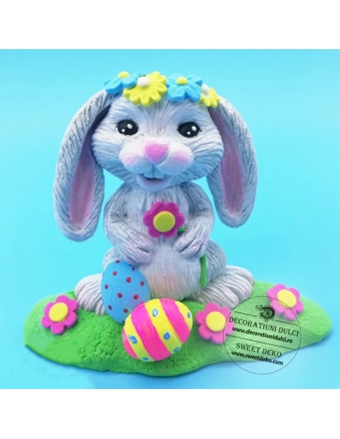 Mulaj forma iepure, 4 flori mici si oua