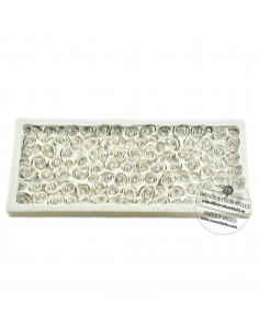 Mulaj bordura in relief cu boboci de trandafirasi 2