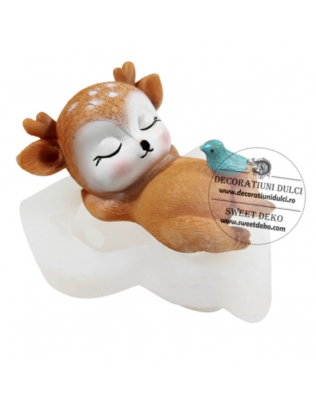 Mulaj ren mic, dormind pe spate