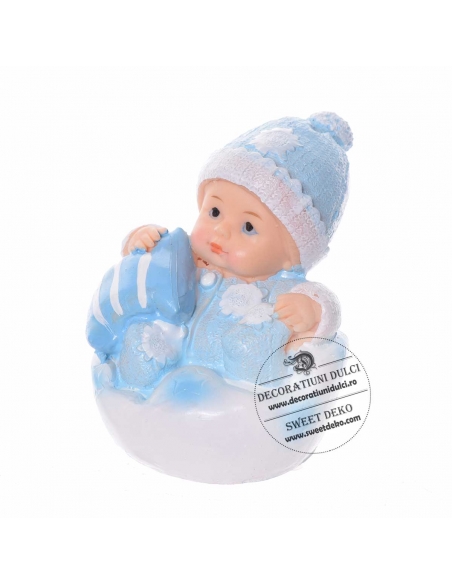 Topper din rasina baietel cu pernuta in brate