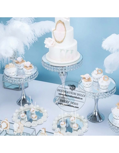 Suporturi argintii cu oglinda pentru prajituri (3 buc) Suporturi argintii cu oglinda pentru prajituri (3 buc)