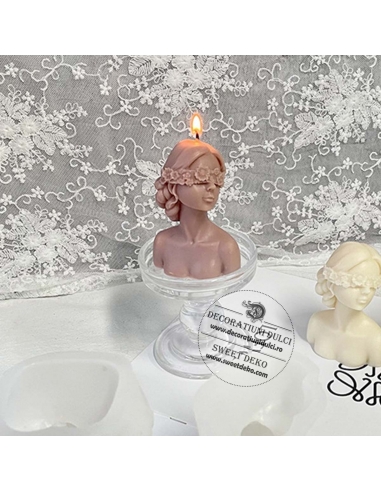 Mulaj bust femeie| Privirea ascunsă sub petale