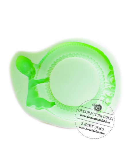 Mulaj coronita cu bebelus