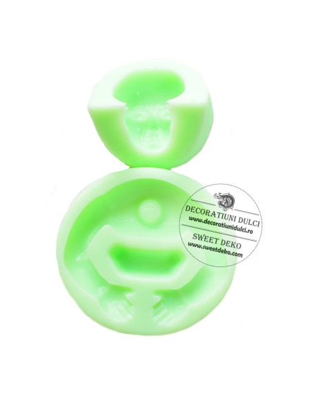 Mulaj bebelus cap si maini