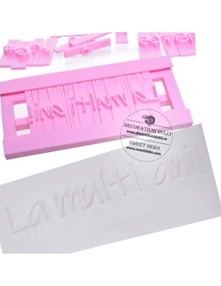 Presa litere mari, mici si cifre | font SweetLoop Script