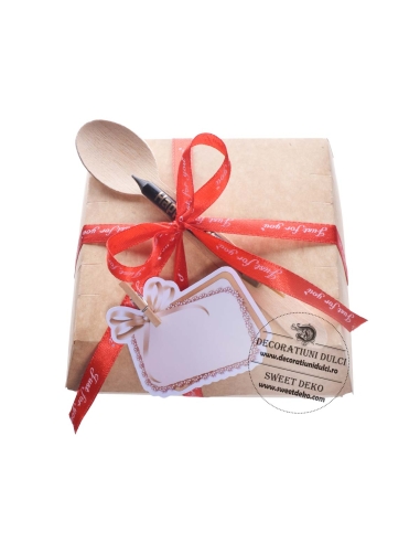 Cutie bento cake cu lumanare