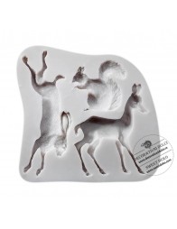 Mulaj animalute din padure